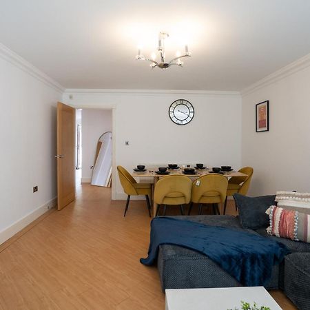 Вилла Emirates House, Luxe 5 Bed, With King Sized Beds, Next To Aiport & Nec, Jlr 5 Mins Marston Green Экстерьер фото