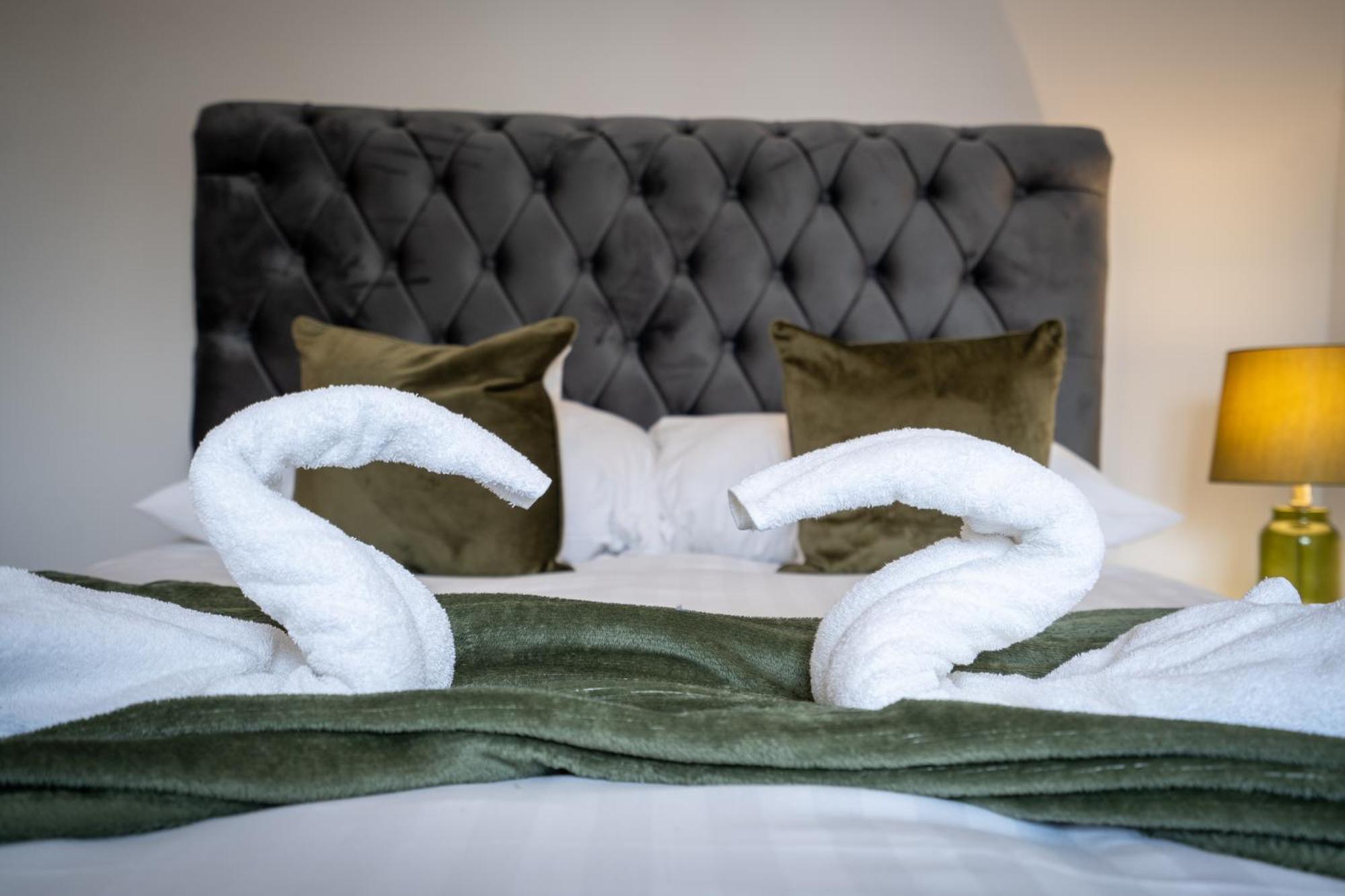 Вилла Emirates House, Luxe 5 Bed, With King Sized Beds, Next To Aiport & Nec, Jlr 5 Mins Marston Green Экстерьер фото