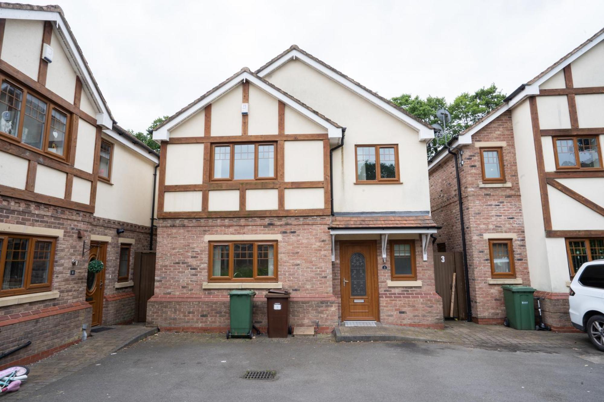 Вилла Emirates House, Luxe 5 Bed, With King Sized Beds, Next To Aiport & Nec, Jlr 5 Mins Marston Green Экстерьер фото