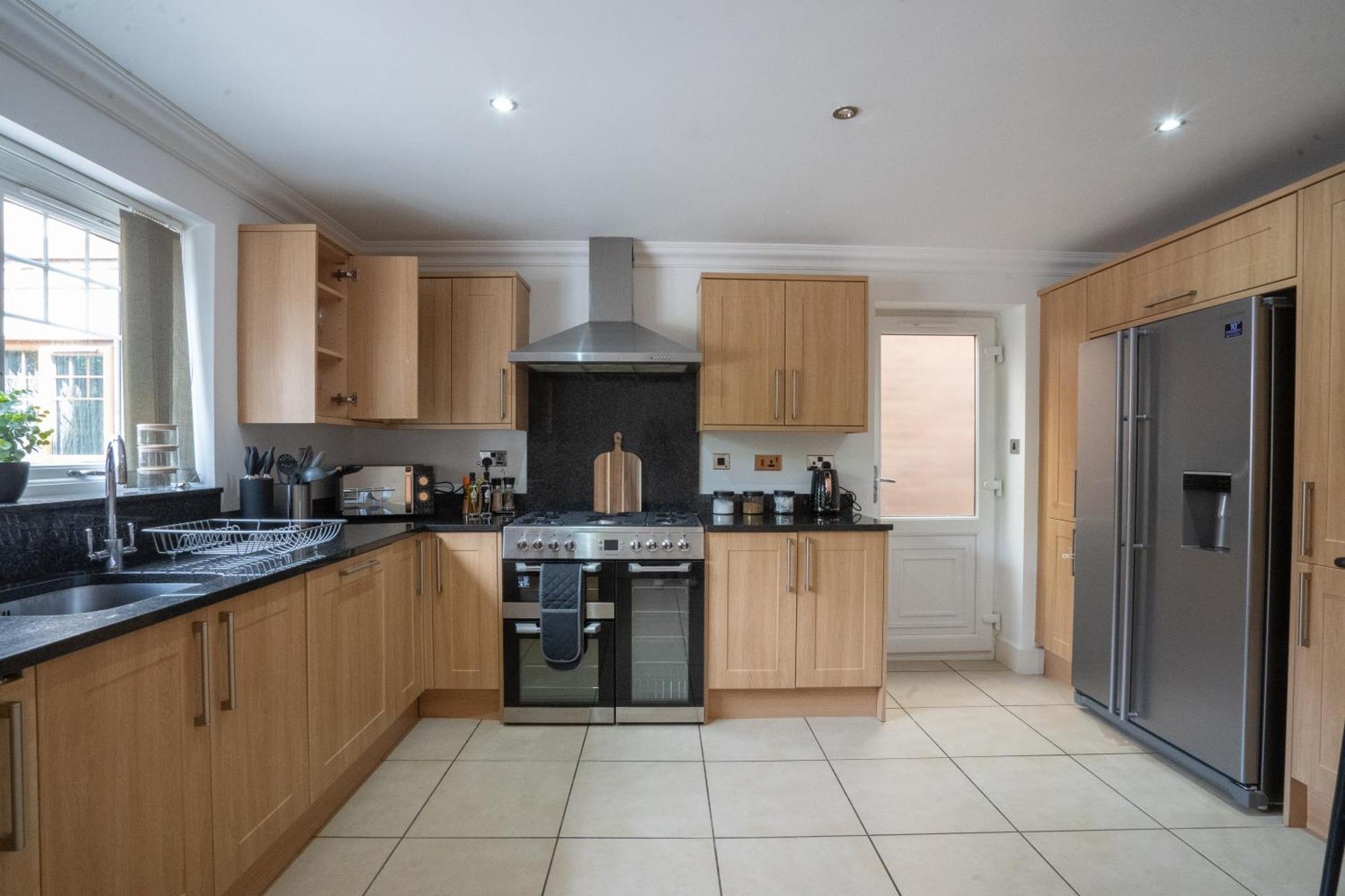 Вилла Emirates House, Luxe 5 Bed, With King Sized Beds, Next To Aiport & Nec, Jlr 5 Mins Marston Green Экстерьер фото