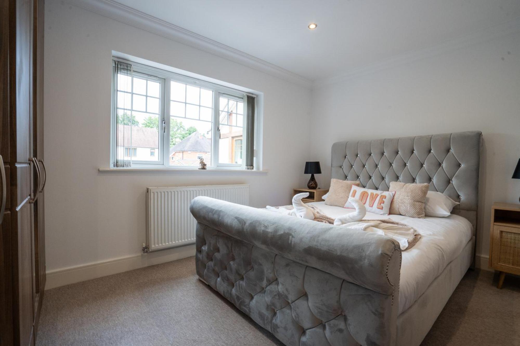 Вилла Emirates House, Luxe 5 Bed, With King Sized Beds, Next To Aiport & Nec, Jlr 5 Mins Marston Green Экстерьер фото