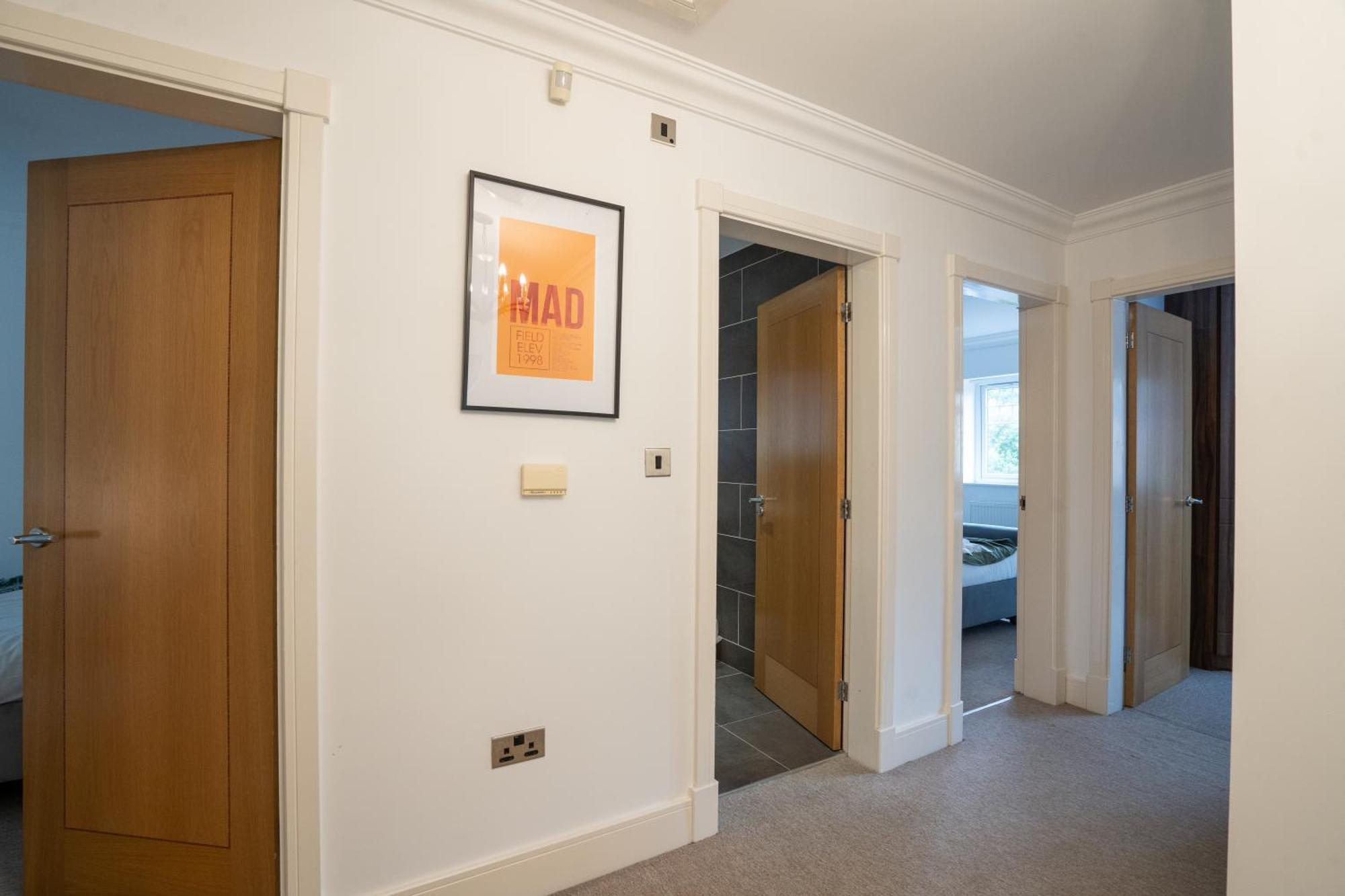 Вилла Emirates House, Luxe 5 Bed, With King Sized Beds, Next To Aiport & Nec, Jlr 5 Mins Marston Green Экстерьер фото