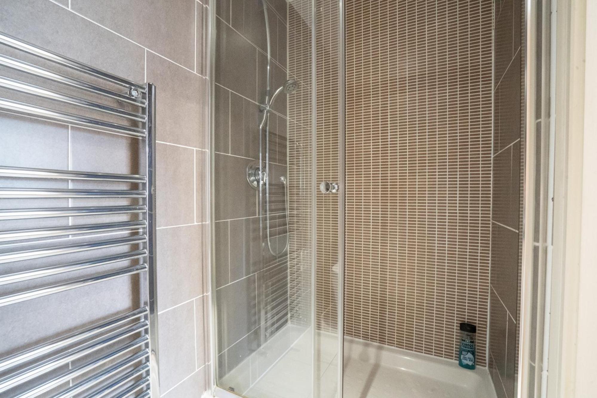 Вилла Emirates House, Luxe 5 Bed, With King Sized Beds, Next To Aiport & Nec, Jlr 5 Mins Marston Green Экстерьер фото